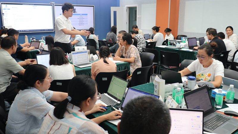 心理咨询师培训：北京本地班培训周期揭秘